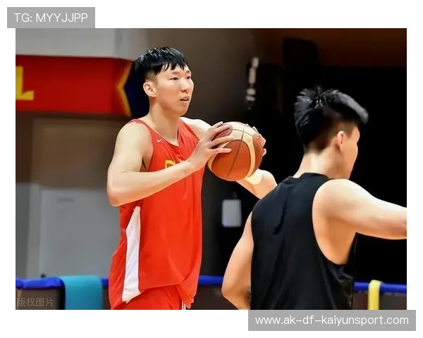 周琦篮下强攻连续得分,CBA内线霸气十足 周琦篮下强攻连续得分,CBA内线霸气十足